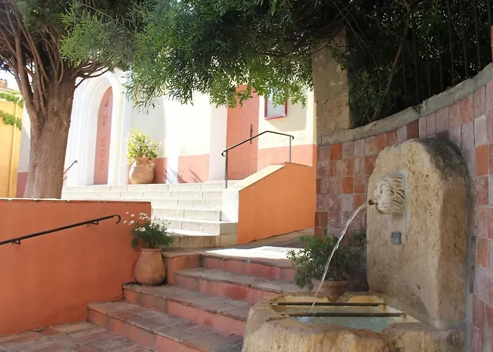 Seduisant T3 Avec Jardin 10 Proche * Le Lavandou